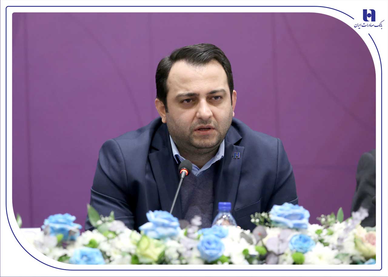 محسن سیفی: بانک صادرات ایران به‌دنبال تعامل راهبردی و پایدار با صنعت پتروشیمی است
