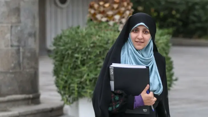 صدور گواهینامه موتور برای بانوان منع قانونی ندارد/ اصلاح مهریه طرح مجلس بود