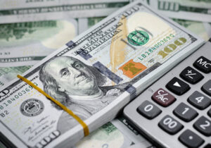 سیاهی لشگر واحدهای تولیدی و صنعتی ناکارآمد، ثمره ارز چند نرخی است