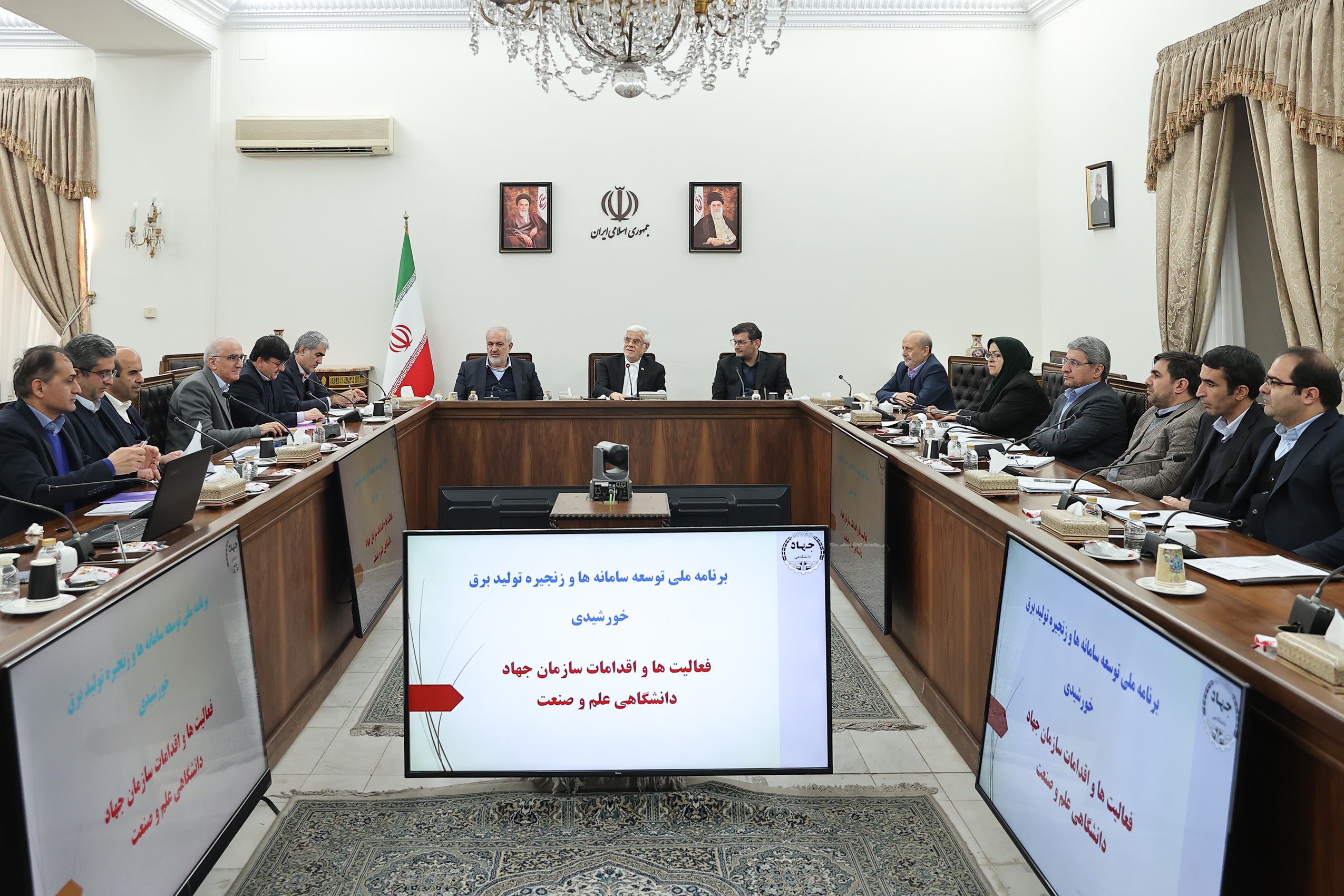 رونمایی وافتتاح اینورتر خورشیدی ۲۵۰ کیلو وات و آزمایشگاه مرجع اینورترهای خورشیدی