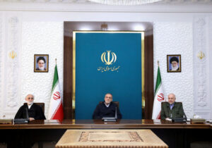 ارائه گزارش بانک مرکزی از اقدامات معیشتی و تحولات بازار ارز