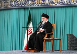 ملت ایران با وحدت کمر فتنه را شکست همه باهم برای ایران عزیز