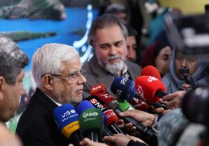 هنرمندان تنور انقلاب را گرم نگه داشته‌اند؛ پذیرش انتقادات سینماگران