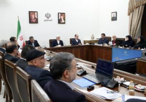 دکتر عارف: دولت در برابر مدیری که تولید را متوقف کند از اقتدار خود استفاده خواهد کرد