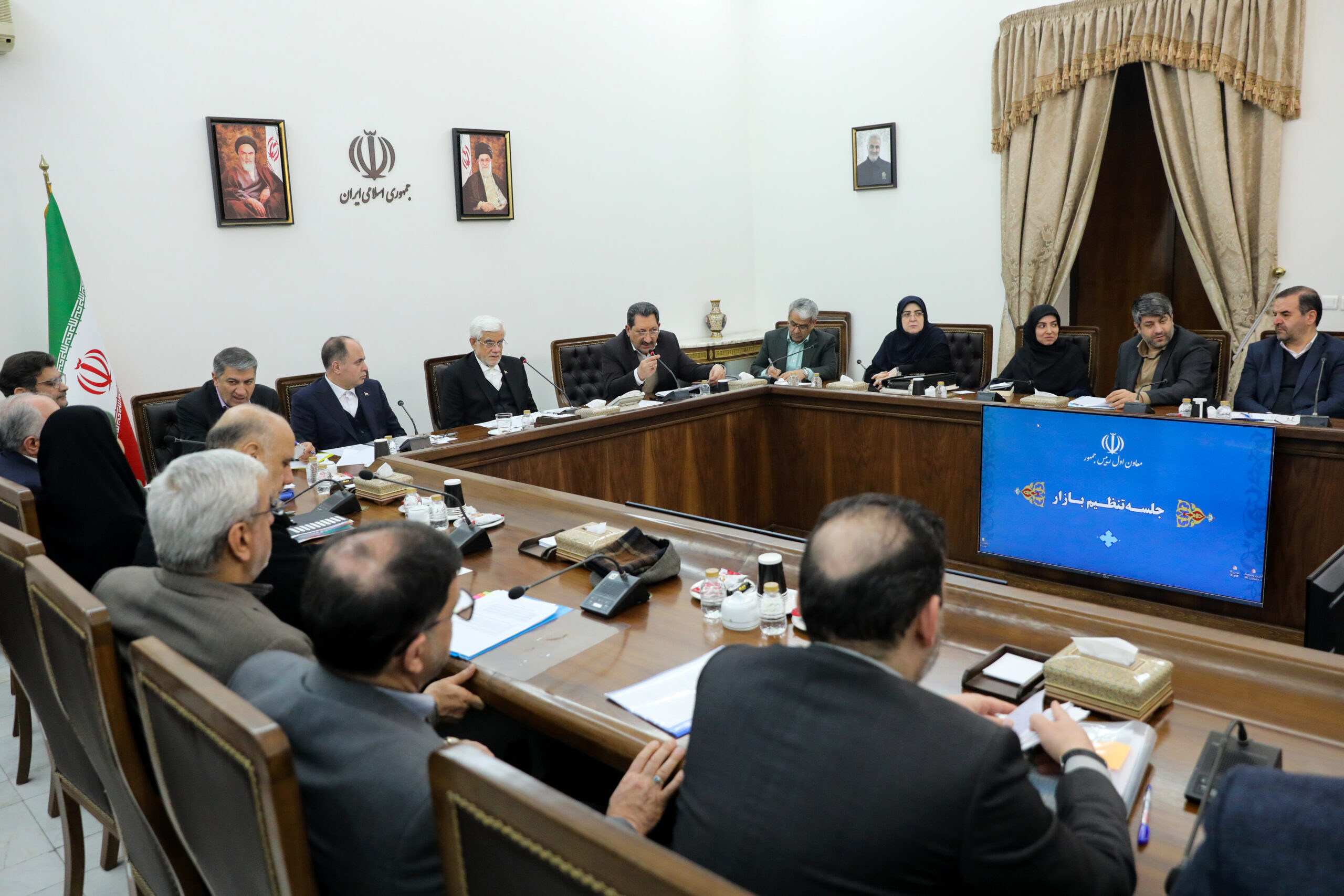 طرح پایداری نسبی قیمت کالاهای اساسی برای مهار نوسانات بازار تدوین می‌شود