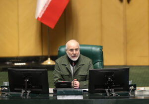 افزایش قیمت نان و بنزین در سال آینده صحت ندارد