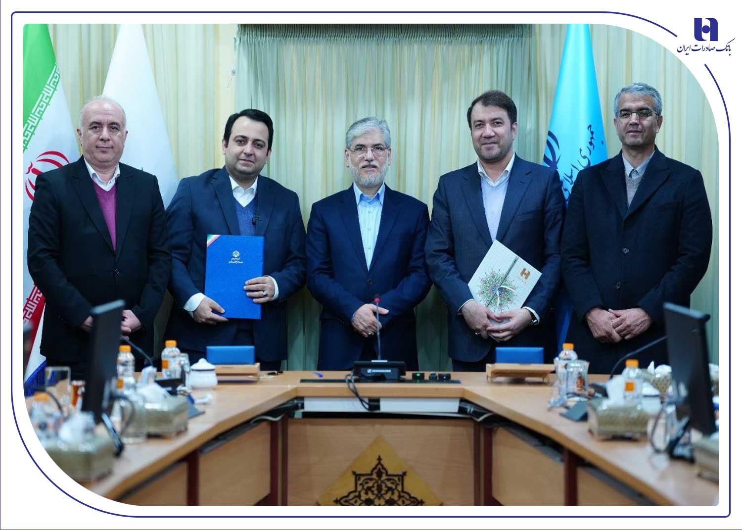 سیمایی صراف: امروز علم و فناوری یک ابزار ضروری برای امنیت کشور است / سیفی: یکی از افتخارات بانک صادرات ایران، خدمت به دانشگاه و عرصه علم است