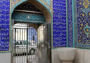 مساجد در «حاشیه» تعطیل هستند