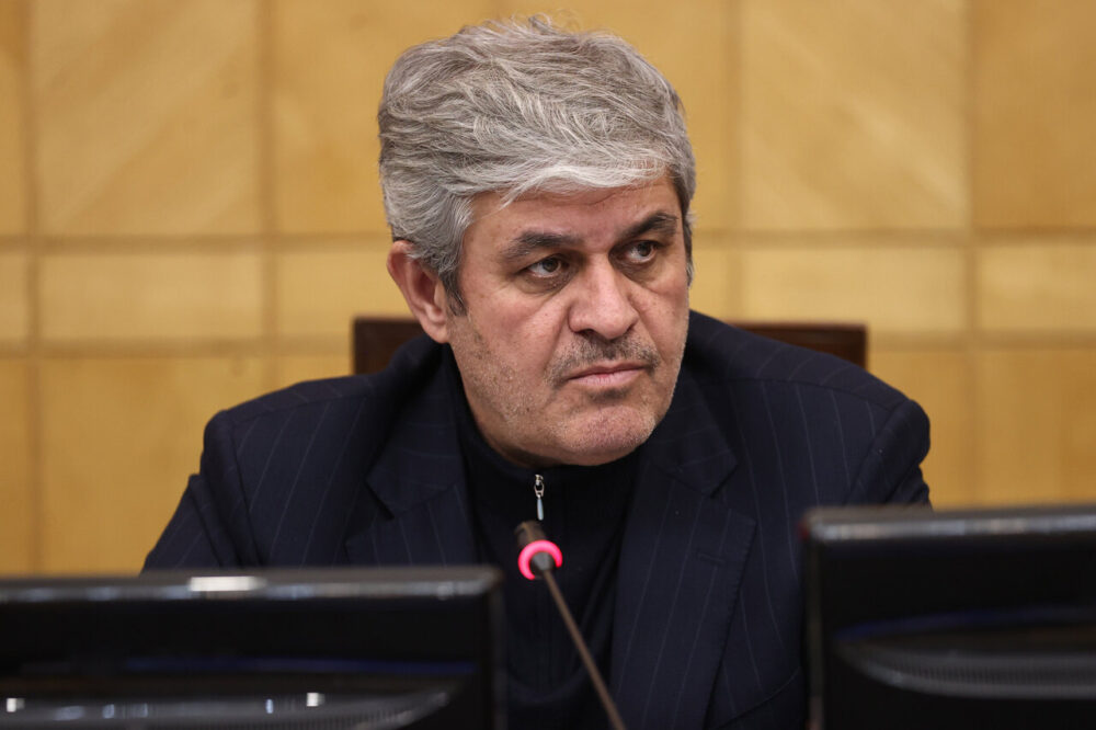 حقوق و مزایای کارکنان و بازنشستگان طبق برنامه و بدون تأخیر پرداخت می‌شود