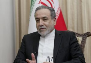 وزیر خارجه ایران: تردد در تنگه هرمز در باقیمانده آتش‌بس آزاد است