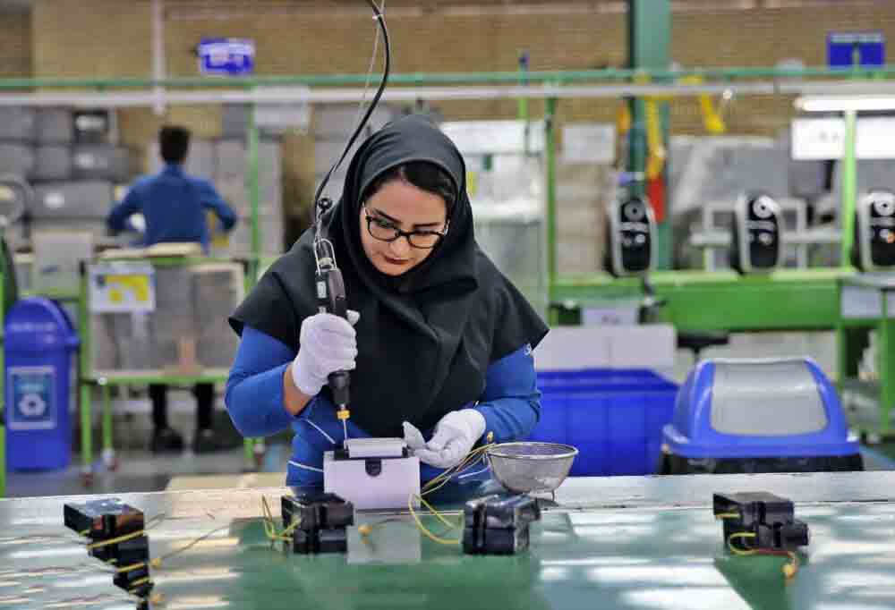 هیچ کارفرمایی تمایل به تعدیل نیرو ندارد/ راهکار موقت حفظ اشتغال تدوین شود