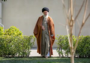 راهبردهای انقلاب اسلامی در بازخوانی آخرین سخنرانی رهبر شهید