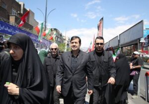حضور وزیر ورزش در مراسم چهلمین روز شهادت رهبر انقلاب
