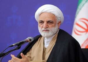 رئیس قوه قضاییه: همراهی با دشمن به هر نحوی باشد، ایران‌ستیزی و خیانت به وطن است