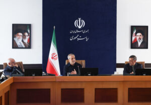 خدمت‌رسانی با کیفیت، عدالت و بهره‌وری باید در متن اداره کشور قرار گیرد