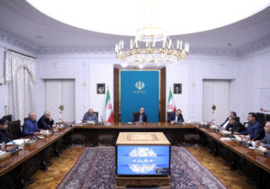 دولت با بهره‌گیری از همه ظرفیت‌های خود در کنار فعالان اقتصادی خواهد بود