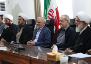 باید برای مردمی که از کشور، نظام و رهبری حمایت کرده‌اند کاری کارستان انجام دهیم