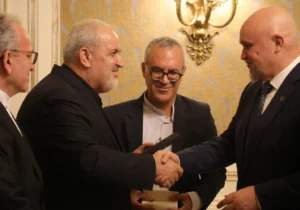 اتصال شبکه برق ایران و روسیه از مهم‌ترین محورهای همکاری دو کشور است/ تأکید روسیه بر ادامه اجرای نیروگاه سیریک – جمهور نیوز