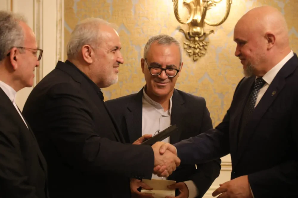 اتصال شبکه برق ایران و روسیه از مهم‌ترین محورهای همکاری دو کشور است/ تأکید روسیه بر ادامه اجرای نیروگاه سیریک – جمهور نیوز