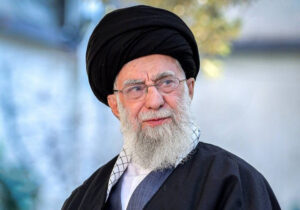 پیکر مطهر رهبر شهید به خاک سپرده شد