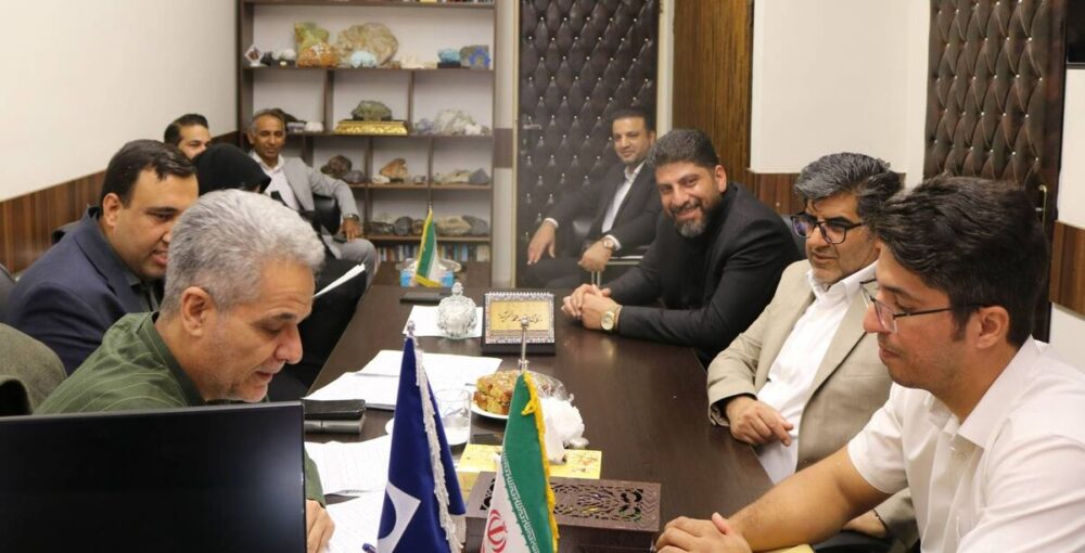 بازدید مدیر منابع انسانی، آموزش و پشتیبانی ایمیدرو از مرکز تحقیقات مواد معدنی یزد – جمهور نیوز