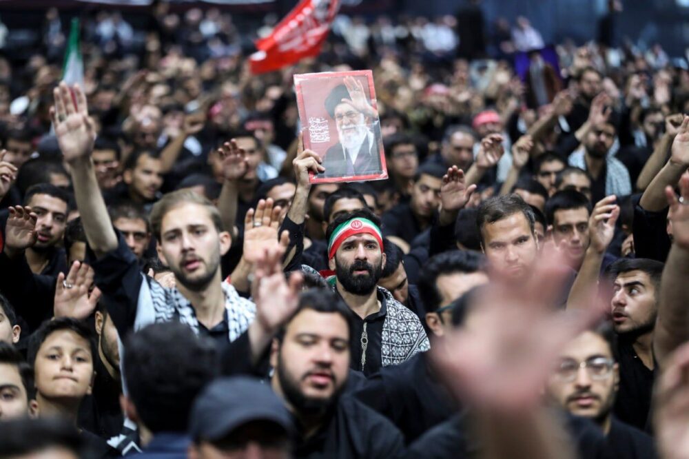 هم‌پیمانی ایرانیان با رهبر شهید در روزی که کربلا میزبان ۲۵ میلیون عاشق بود