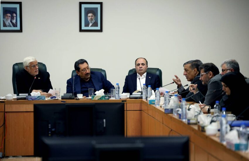 دستور معاون اول رئیس‌جمهور برای تشدید نظارت بر بازار و مقابله با گران‌فروش