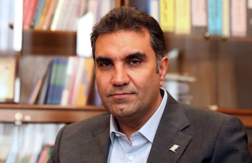 میلیاردی شدن قیمت خودرو ناشی از عدم اجرای کامل قانون مجلس است