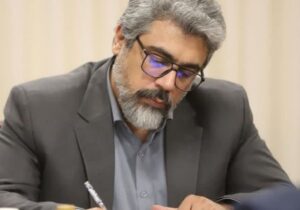 ۱۷ مرداد؛ روایتِ مسئولیتی که بر دوشِ قلم سنگینی می‌کند