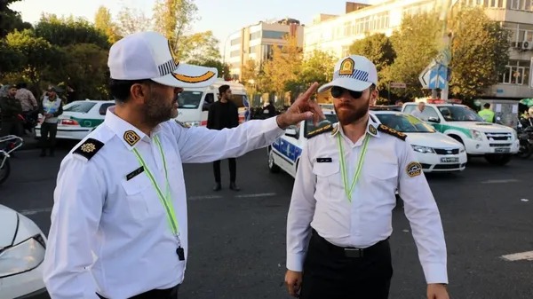 توقف خودرو در پیاده‌رو مساوی است با توقیف!