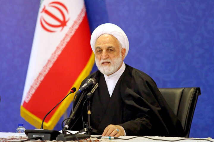 همه کارگزاران در قوای دیگر مکلف به کمک و مساعدت به دولت هستیم