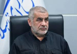 مسئولان در دولت و مجلس باید عامل اقتدار سیاسی و اقتصادی کشور باشند