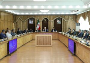 دشمن پس از شکست نظامی به‌دنبال فروپاشی اجتماعی از مسیر فشار اقتصادی است