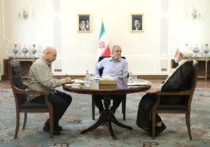 تاکید سران قوا بر هماهنگی و هم‌افزایی در جلسه مشترک به میزبانی پزشکیان