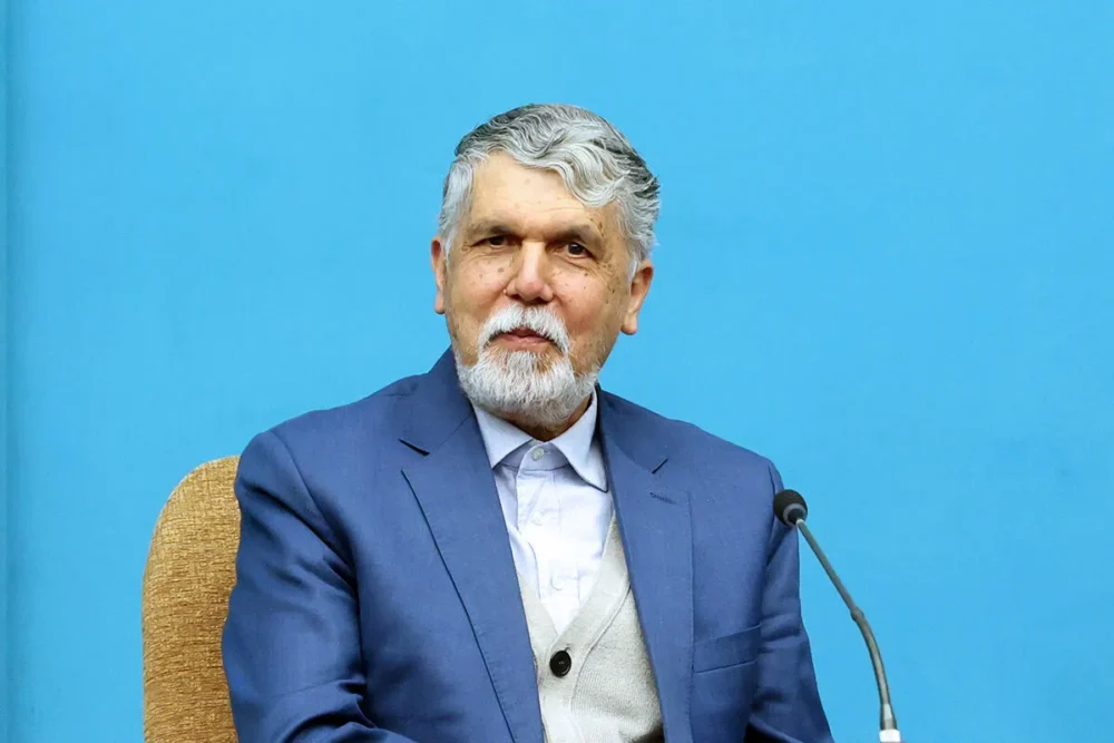 دولت و ملت در کنار مقاومت ملی، مسیر سازندگی را طی می‌کنند