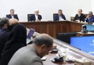 هشدار عارف درباره جنگ اقتصادی؛ دشمن را در این جبهه هم شکست می‌دهیم